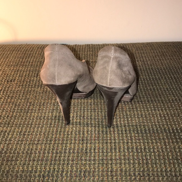 Heels - Picture 3 of 4